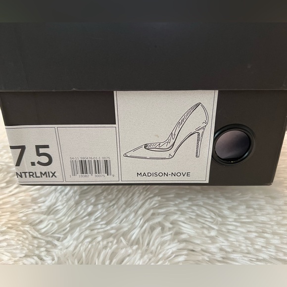 Banana Republic Madison-Nove Pumps - NWT - Picture 14 of 16